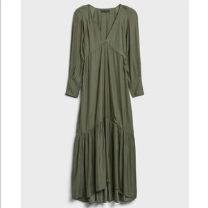Banana Republic Deep V Maxi dress